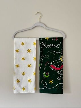NWOT Crofton Tea Towels Set of 2 – Cheers Wine & Gold Star Kitchen Towels Decor
